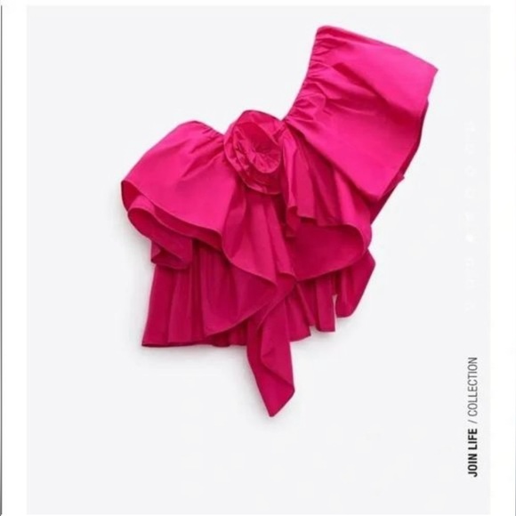 ZARA Hot Pink Asymmetrical One Shoulder Ruffle Flower Volume Top NWOT - Picture 3 of 5